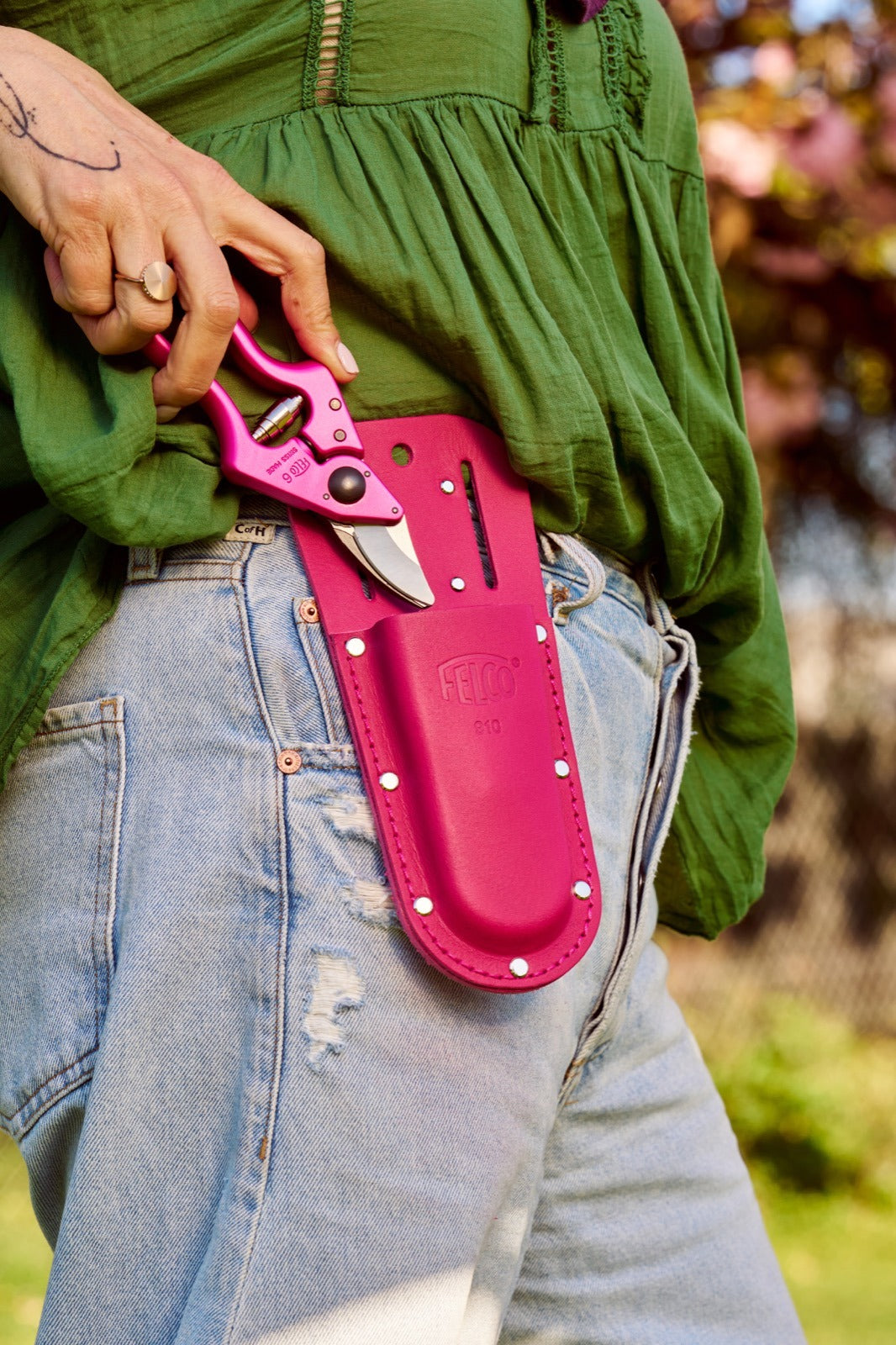 Pink Passion FELCO 6 in use in the garden